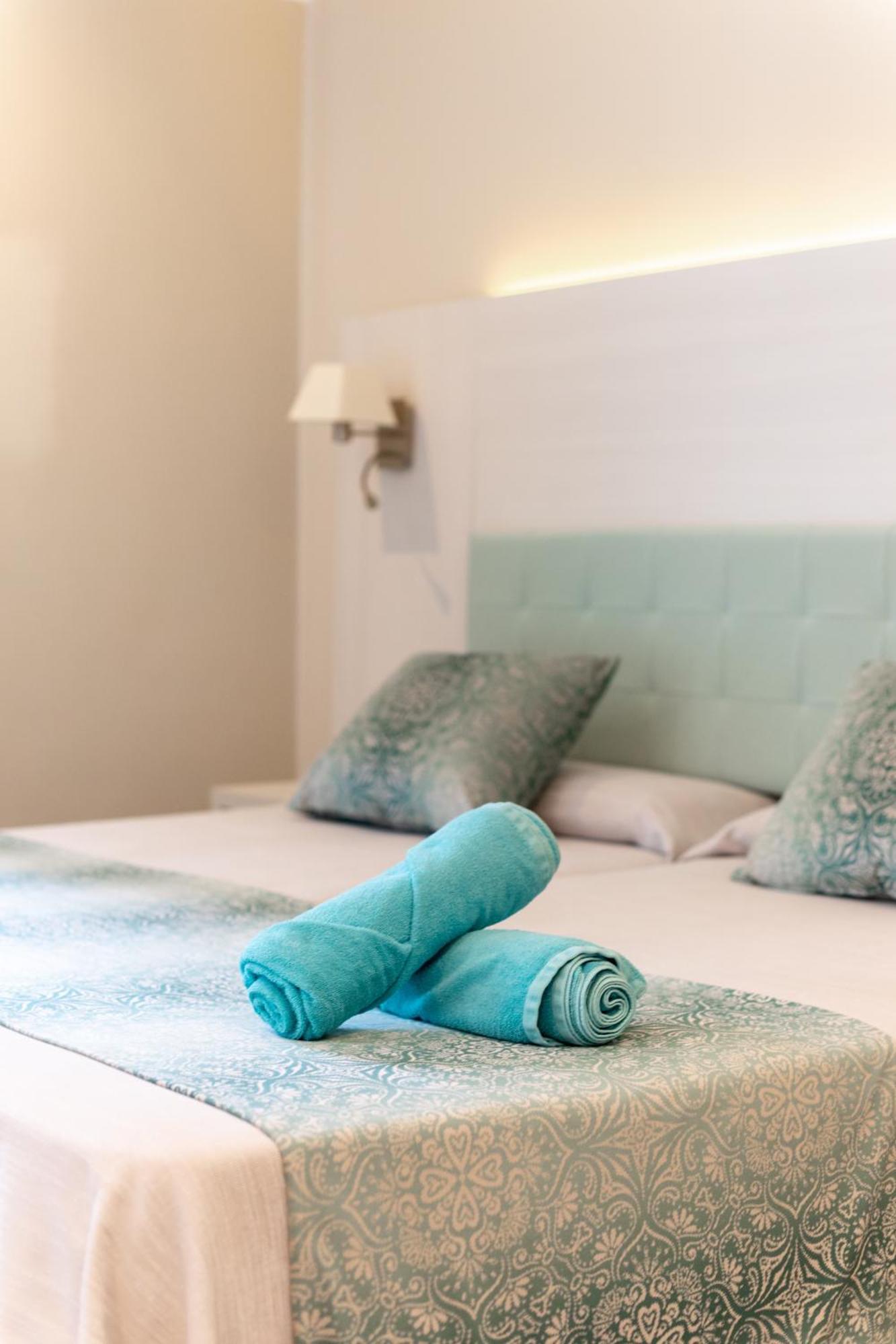Ona Palmira Paguera Hotel Peguera Bagian luar foto